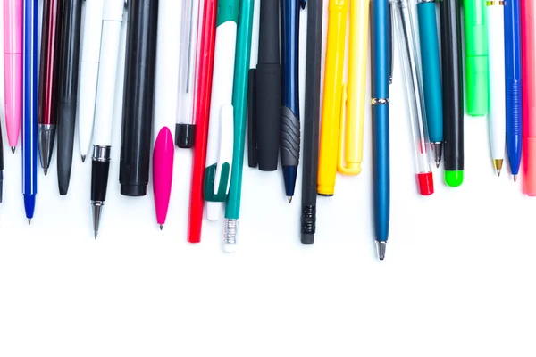 Pulpen dan pensil yang berbeda — Stok Foto