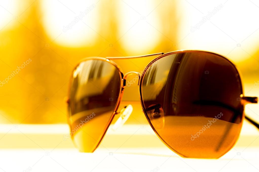 aviator style sunglasses