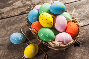 Boyalı Ester yumurta