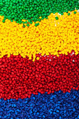 renkli plastik enjeksiyon işlemi için granül