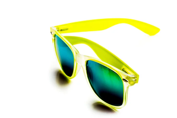 Żółte okulary przeciwsłoneczne akcesoria — Zdjęcie stockowe