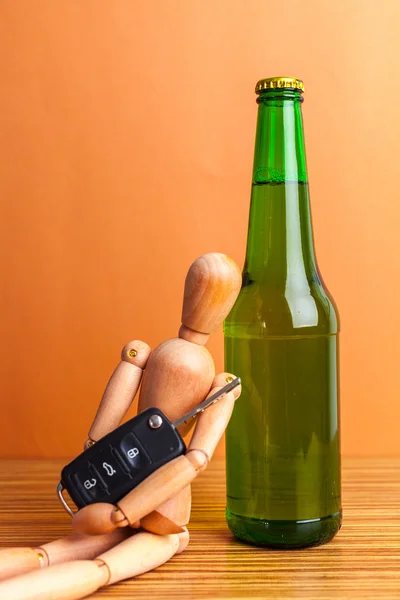 Alcohol llaves del coche y stickman — Foto de Stock