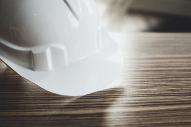 Güvenlik Mühendisi kask dişli