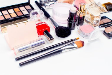 Fırçalar ve Dekoratif kozmetik
