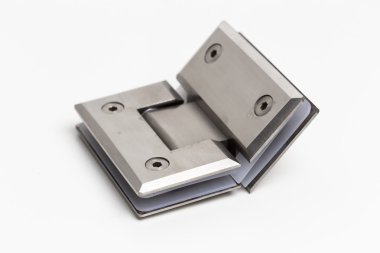 Farklı metal parçalar