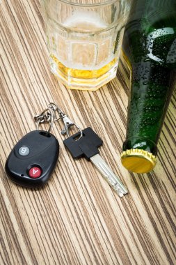 alkol ve araba anahtarları
