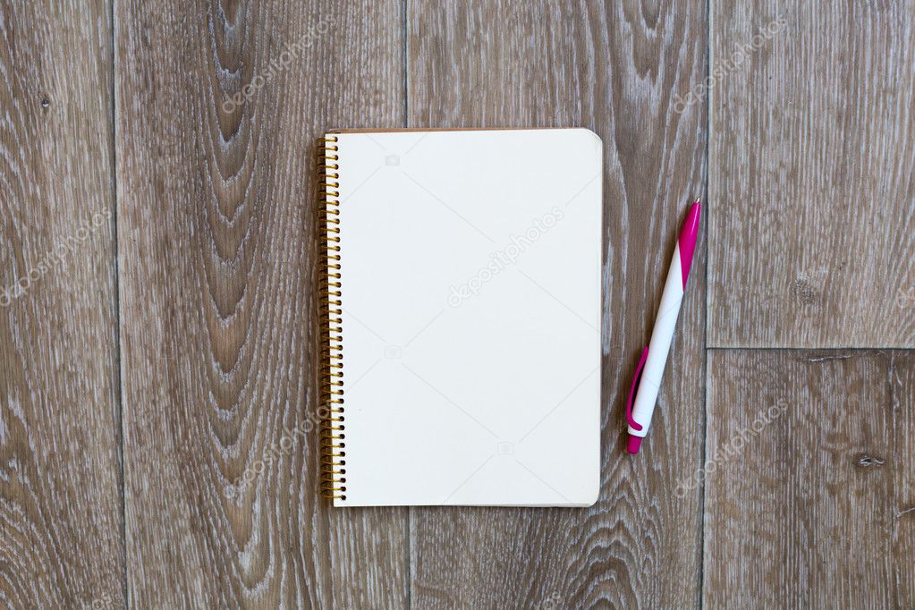 Pen and notepad on desk — Stock Photo © Fotofabrika 110704298