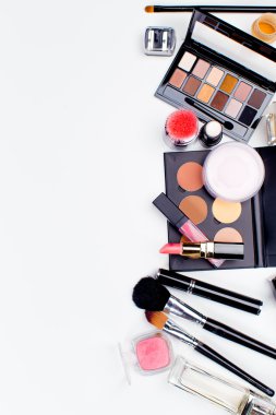 Fırçalar ve Dekoratif kozmetik