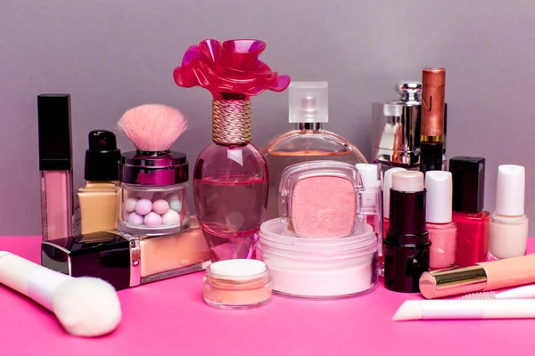 Zestaw kosmetyków kolorowych — Zdjęcie stockowe