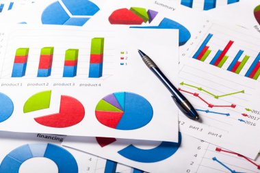 İş çizelgeleri tükenmez kalem ile