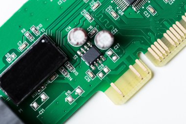 Elektronik atık beyaz izole