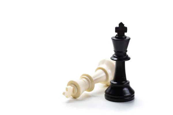Два шахмат, изолированных на белом — стоковое фото