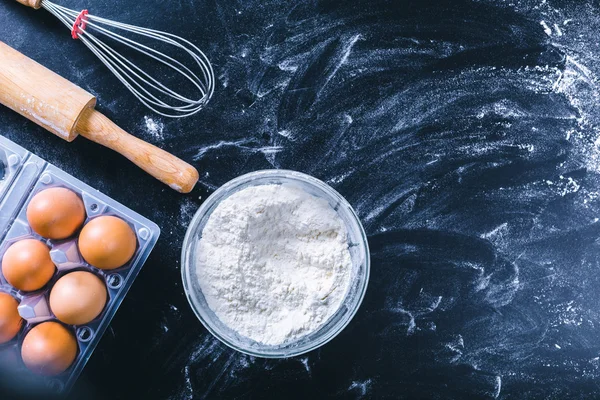 Ingredienser och redskap för bakning — Stockfoto