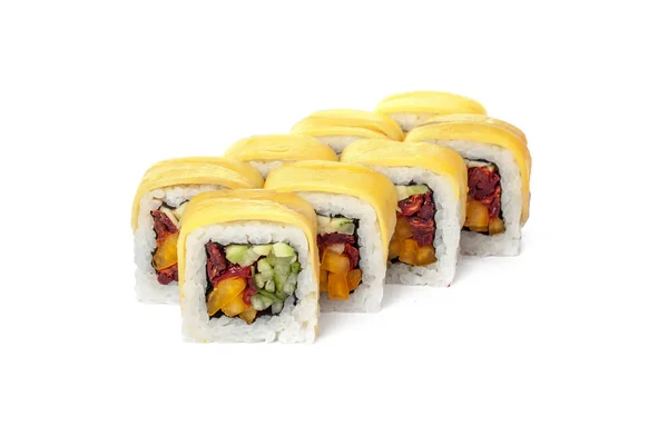 Japon yemeği suşi böreği beyaz arka planda izole edilmiş. — Stok fotoğraf