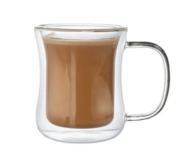 Beyaz üzerine izole edilmiş bir bardak kahve.