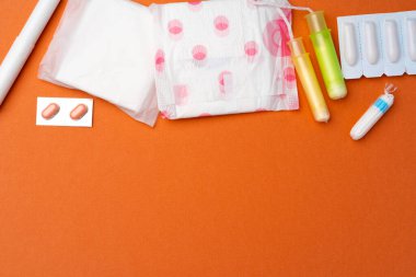 Düz pedler, tamponlar ve haplar.