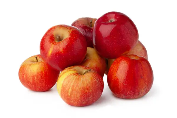 Banda czerwonych jabłek odizolowanych na białym tle — Zdjęcie stockowe