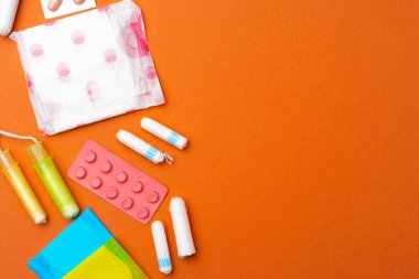 Düz pedler, tamponlar ve haplar.