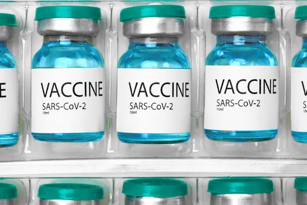 Pile de flacons de vaccin Sars-cov-2 en gros plan — Photo