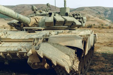 Rus savaş tankları dağlarda tankodda