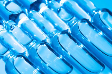 Enjeksiyonlar için ampul şişelerinin tıbbi arka planı