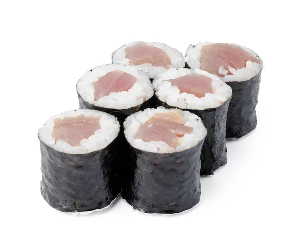 Maki sushi broodje met tonijn geïsoleerd op wit — Stockfoto