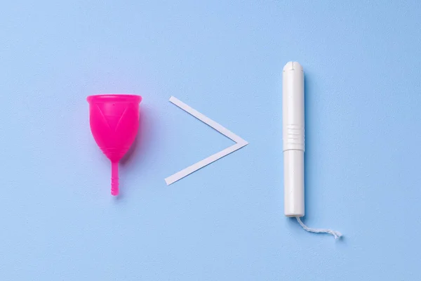 Top view of menstrual cup and medical tampon — Stock Photo, Image