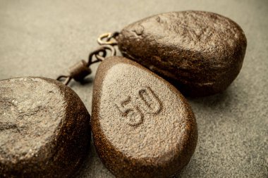 Balık tutmak için kurşun ağırlığı yakın çekim fotoğrafı