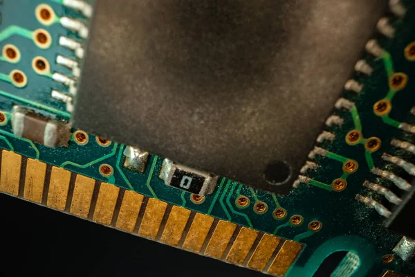 Makro fotografie desky elektronických obvodů v počítači — Stock fotografie
