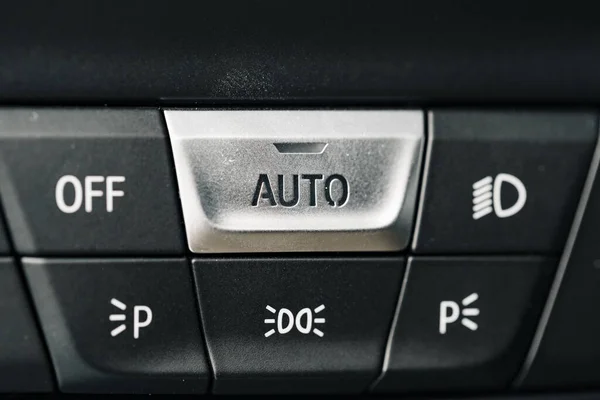 Panel de botones del coche en el salpicadero — Foto de Stock