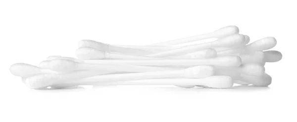 Beyaz arkaplanda izole edilmiş pamuk kulak tokaları — Stok fotoğraf