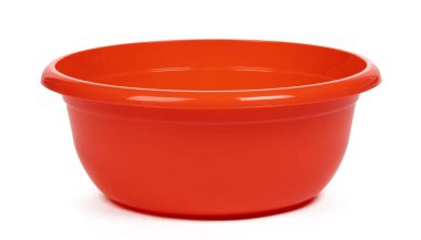 Plastik boş havza beyaz arkaplanda izole