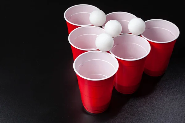 Ainda vida tiro de um jogo de cerveja pong — Fotografia de Stock