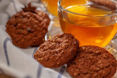 Atıştırmalık ev yapımı yulaflı kurabiyeler.