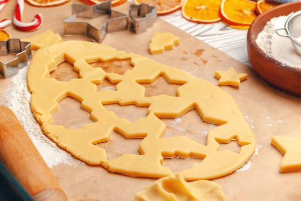 Proceso de cocción galletas de pan de jengibre cerrar — Foto de Stock