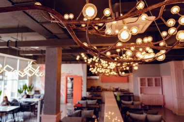 Boş kafe ya da restoran içi gündüz saatlerinde