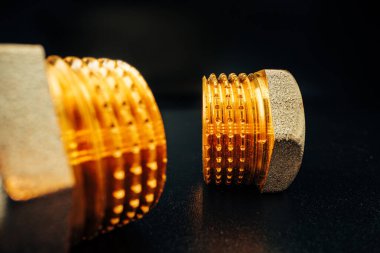 Metal altın su borusu parça makro