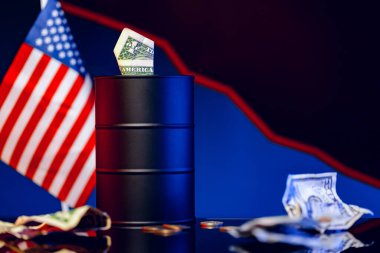 Petrol fiyatları düşer. Yağ varili düşüş grafiğine karşı