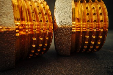 Metal altın su borusu parça makro