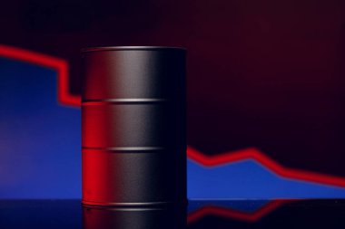 Petrol fiyatları düşer. Yağ varili düşüş grafiğine karşı