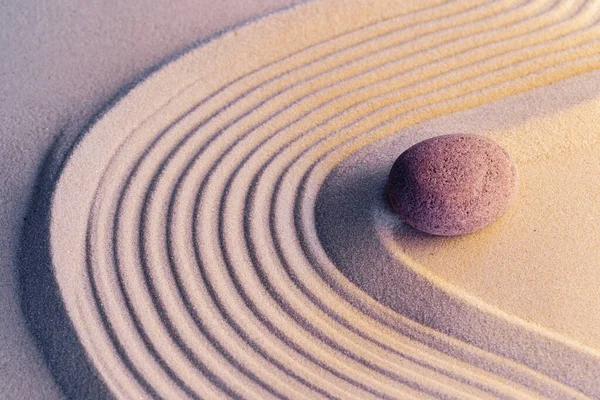Méditation zen jardin avec pierres sur sable — Photo
