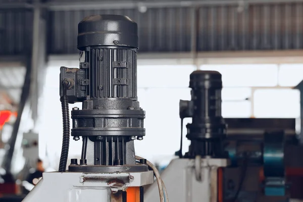 Equipamento de produção de metal na fábrica de cabos — Fotografia de Stock