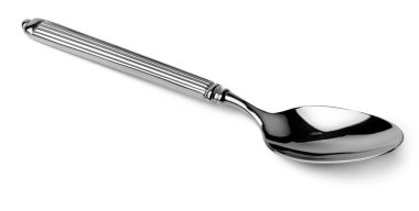 Gümüş kaşık beyaz arkaplanda izole edilmiş. Yakın plan.