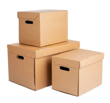 Karton kahverengi kutu beyaz arkaplanda izole