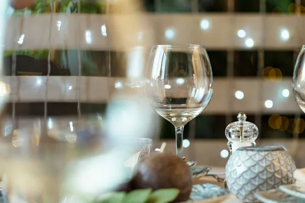 Luksusowe nakrycie stołu na imprezę w restauracji — Zdjęcie stockowe