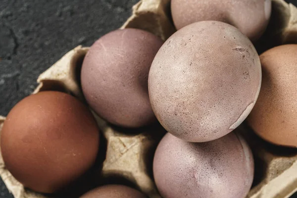 伝統的なキリスト教の東部時間、卵の箱に卵を描いた. — ストック写真