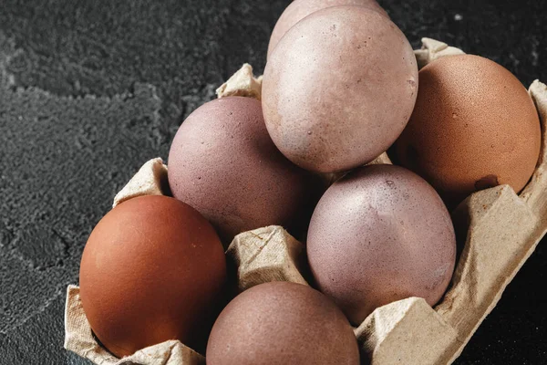 伝統的なキリスト教の東部時間、卵の箱に卵を描いた. — ストック写真