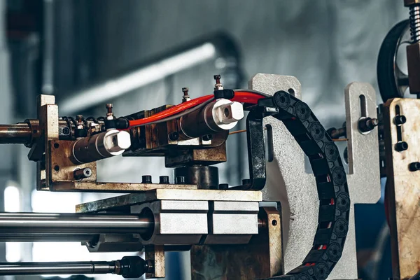 Equipamento de produção de metal na fábrica de cabos — Fotografia de Stock