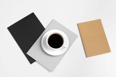 Kahve fincanı görünümlü klasör defteri aç