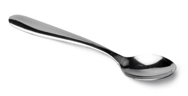 Gümüş kaşık beyaz arkaplanda izole edilmiş. Yakın plan.